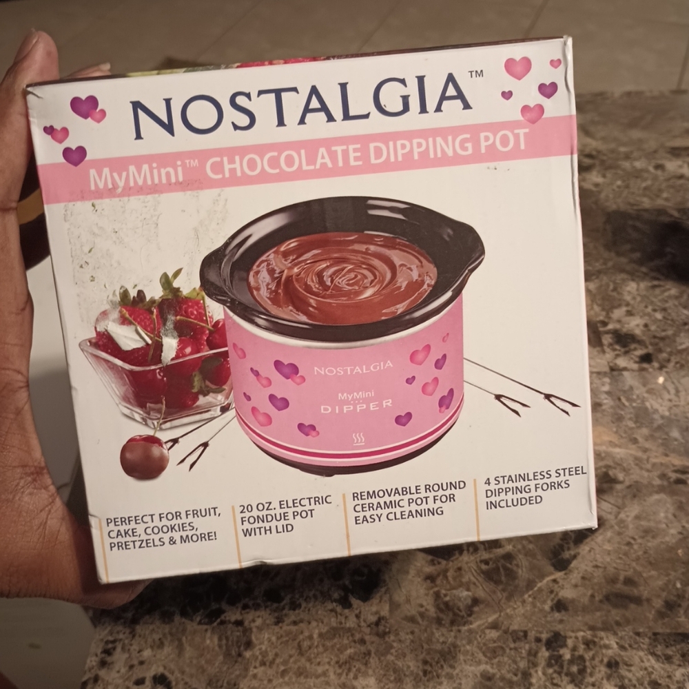 NOSTALGIA My Mini Chocolate Dipping Pot W/ Lid & Pink Heart Design 20 Oz -